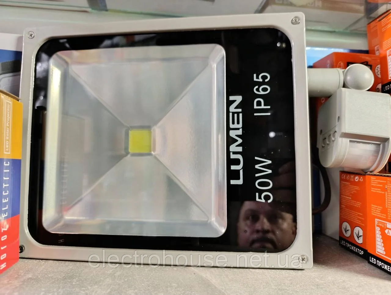 Прожектор світлодіодний Lumen 50Вт з датчиком руху