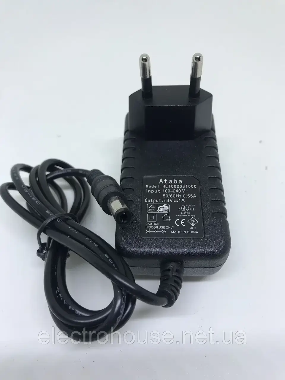 Блок живлення адаптер в корпусі Ataba 3 В 1 А (3W) з штекером — 5,5/2,5 мм